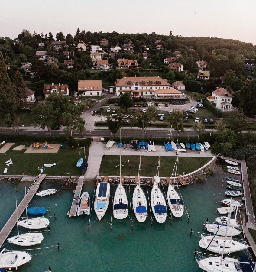 Aquilo Hotel Panorama Tihany Extérieur photo