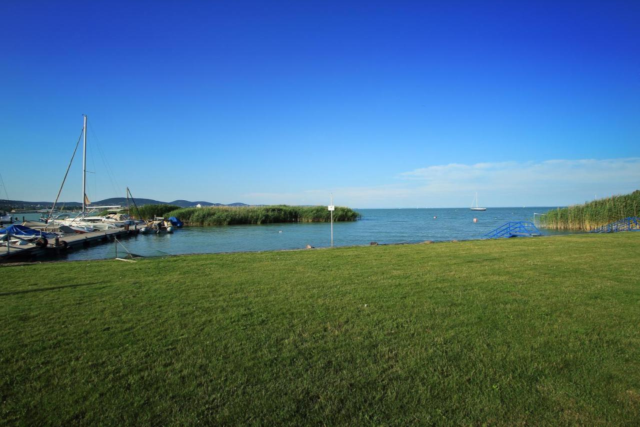 Aquilo Hotel Panorama Tihany Extérieur photo