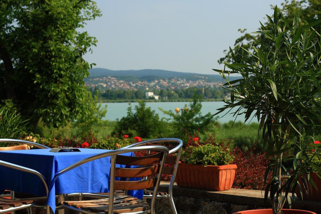 Aquilo Hotel Panorama Tihany Extérieur photo